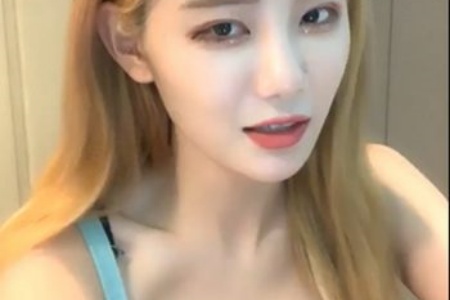 免费成人用黄上黄两年半：子弹时间手感差，体验不好