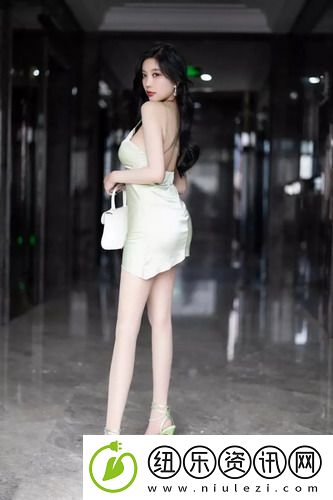 美女和男生一起努力的生猴子热血沸腾-网友：看他们的拼搏真让人振奋！