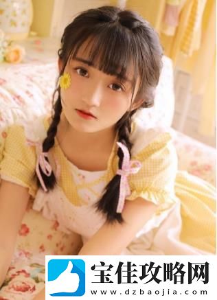 动漫女被 c 扒衣服做小电影引发多重讨论，网友：内容争议不断！