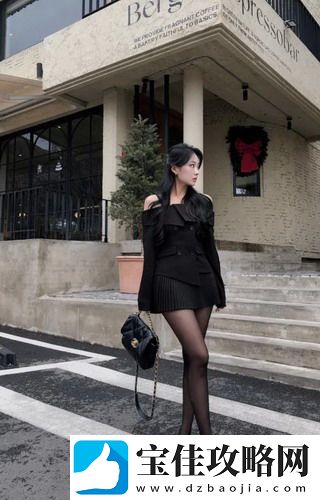 一面膜胸口一面吃下部位片段：护肤新趋势，居然可以这样享受！
