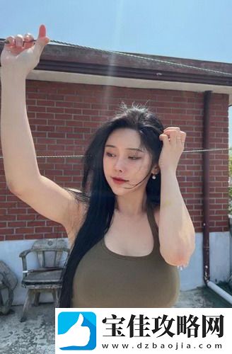 老师趴讲台把腿张开让学生背单词！课堂氛围真活跃，学生学习积极性大提升！