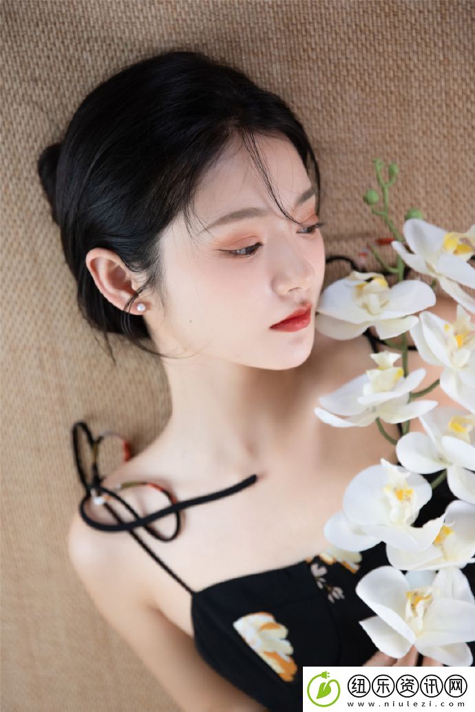 女方用嘴巴吃鸡的吉尼斯世界纪录天赋异禀-网友惊叹：这技能真是开了挂！