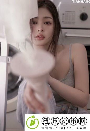 成品视频crm999, 打工人变身网络达人，网友热评：这真是个神奇的工具！